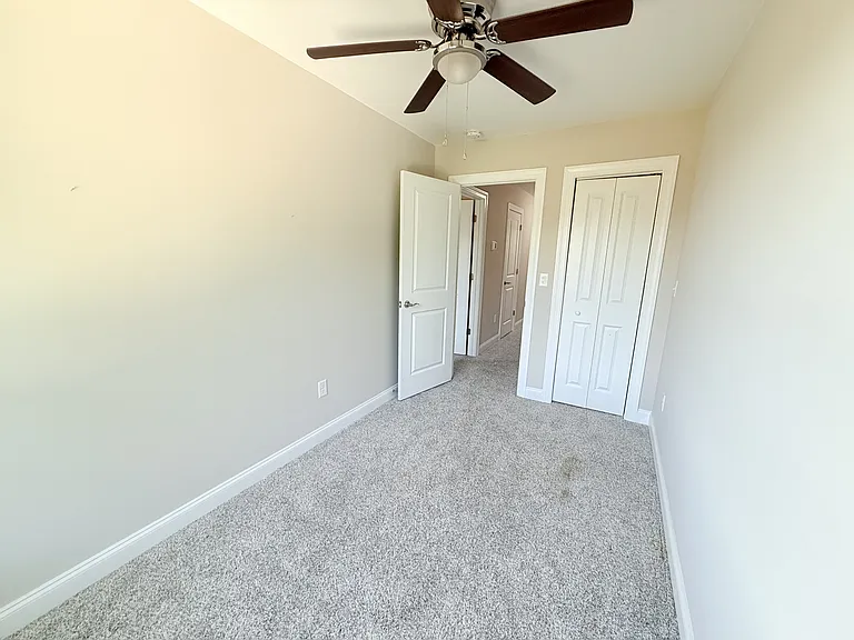 1036 10th Ave NE #26 — Photo 6