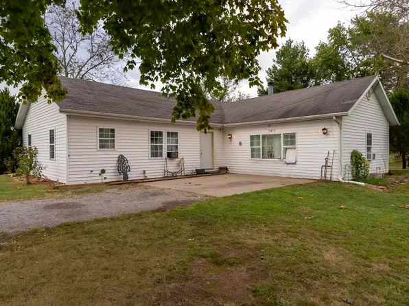 10270 N Reynolds Ln, Mount Vernon, IL 62864