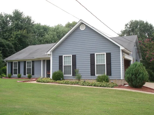 136 High Oaks Dr, Jackson, TN 38305