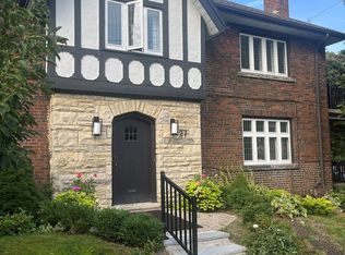 27 Oakview Ave #BASEMENT, Toronto, ON M6P 3J3