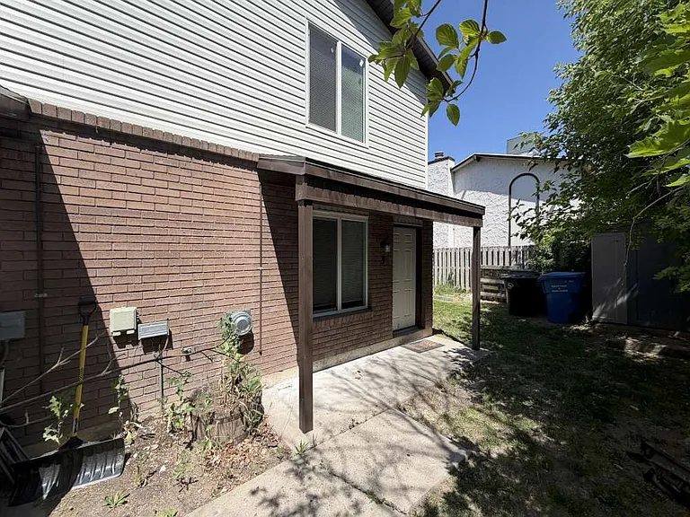 1058 N 250 W #3 — Photo 2
