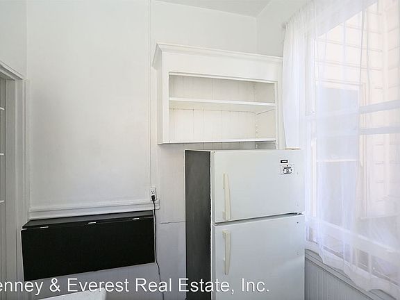 5th image of 2230 Mission St #8