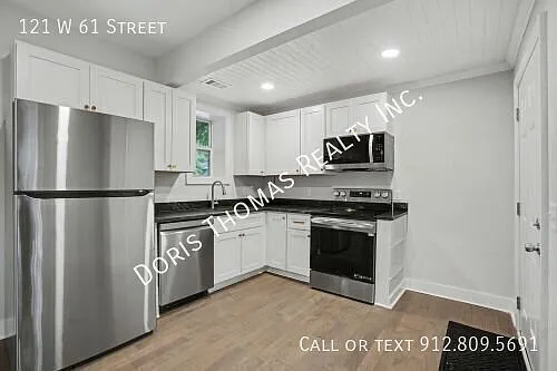 Beautiful 2 BR 2BA home Midtown Savannah — Photo 2