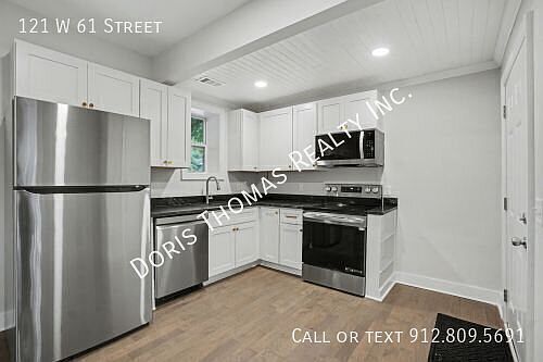 2nd image of 121 W 61st St