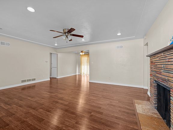 4th image of 2260 Altadena Ave