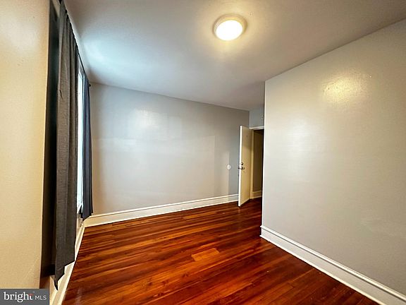 3rd image of 3115 Kensington Ave #3