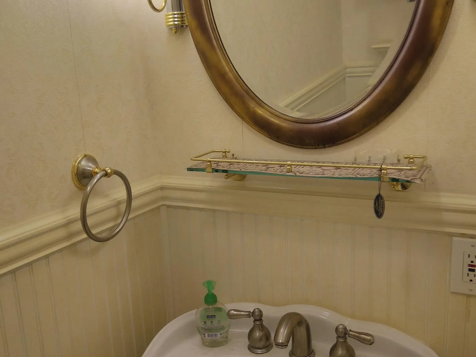 3 bed, 2.5 bath, 1800 sqft, $3,300 — Photo 3