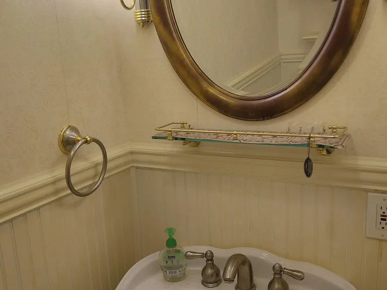 9829 Estate Ln — Photo 3