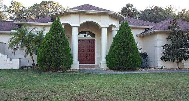 1st image of 2111 Roscoe Ln