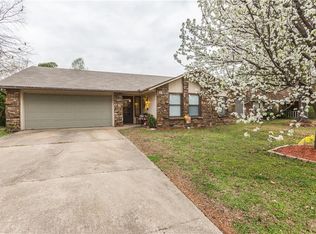 3049 N Elizabeth Ave, Fayetteville, AR 72703