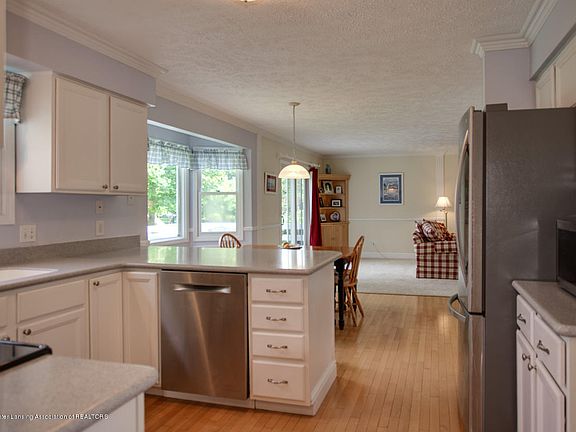 4th image of 1292 Starboard Dr