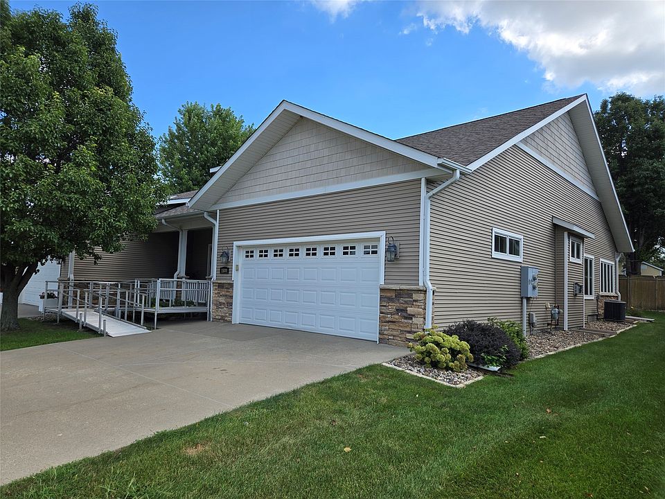1st image of 1580 SE Holiday Crest Cir