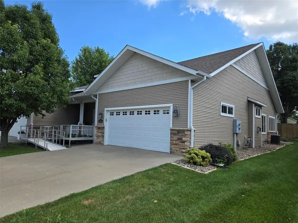 1580 SE Holiday Crest Cir, Waukee, IA 50263