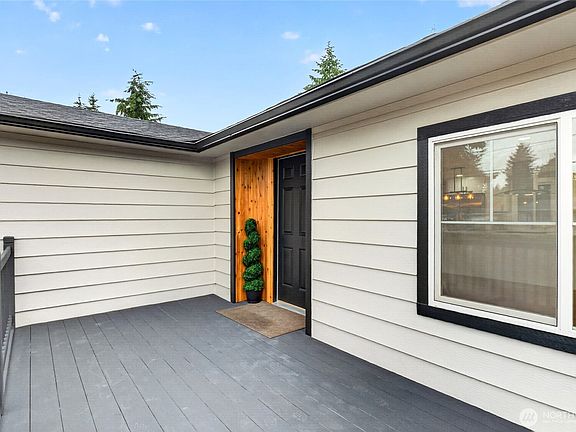 3rd image of 13401 215th Avenue E