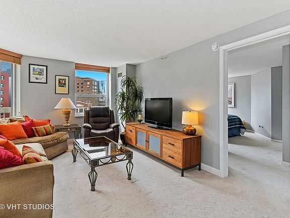 3rd image of 545 N Dearborn St #W1110