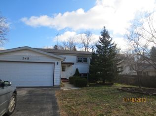 243 N Park St, Westmont, IL 60559