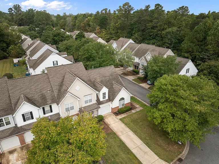 949 Pensford Dr — Photo 4