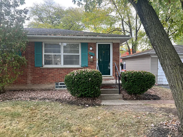 3427 W Forteen Mile Rd — Photo 6