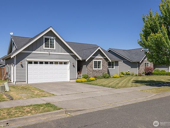2nd image of 803 Mapleridge Drive