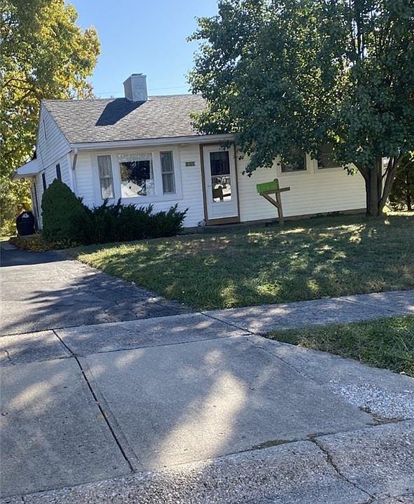 1st image of 830 N 10th St