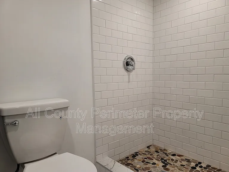 4336 Hickory Wood Ln #B — Photo 5