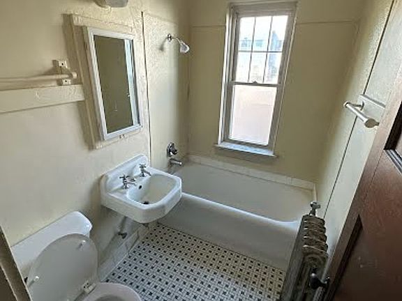 3rd image of 3000 W Capitol Dr #101