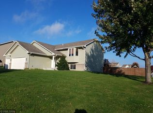 201 Summerfield Ln, Waverly, MN 55390