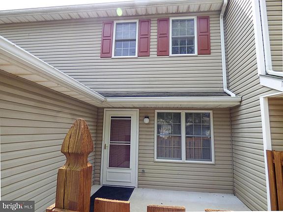 2nd image of 106 Pine Ct
