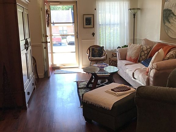 3rd image of 112 Southgate Dr