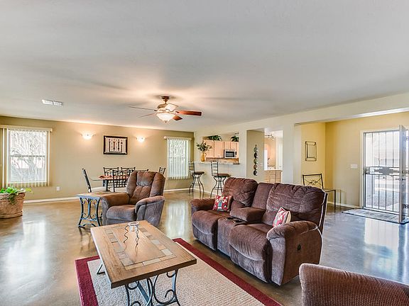 4th image of 564 E Sterling Canyon Dr