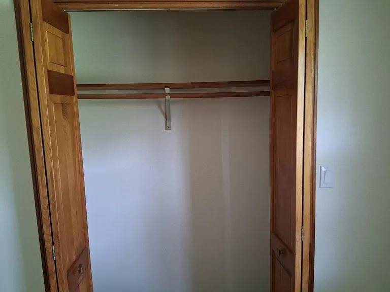 718 Forest Rd — Photo 12