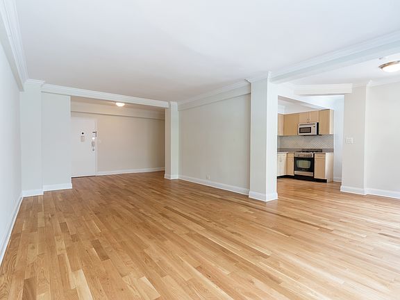 4th image of 41 Park Ave APT 2E