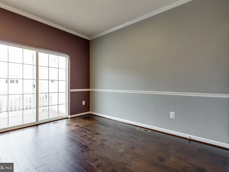 1314 Hawthorn Dr — Photo 7