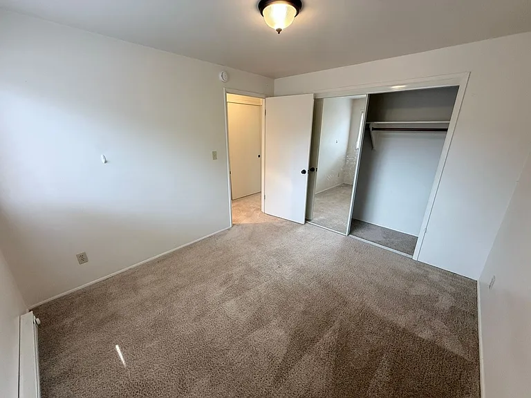 2600-2628 NW Tyler Ave — Photo 10