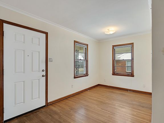 3rd image of 4928 Flamingo Rd