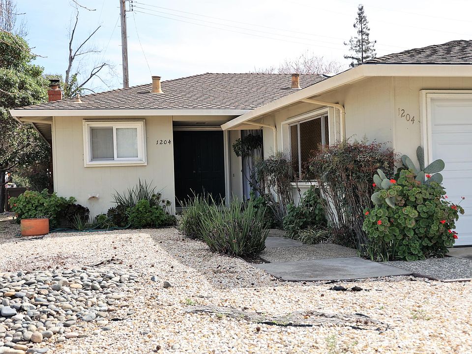 Landscaped entry