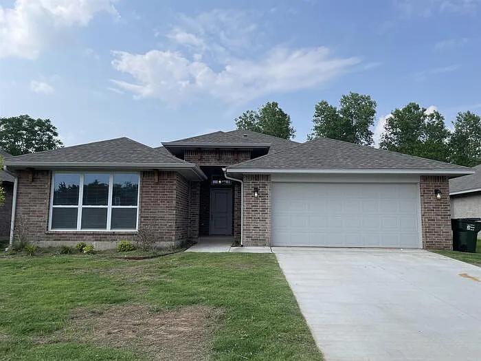 1105 Osprey Dr — Photo 1