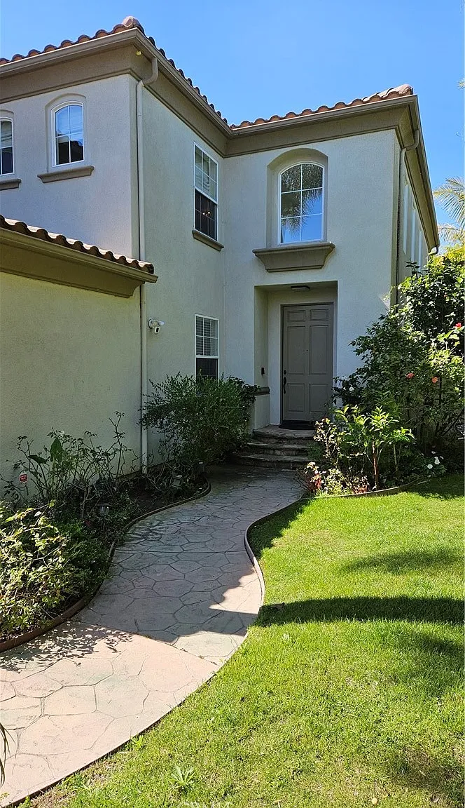 5 bed, 3155 sqft, $10,000 — Photo 2