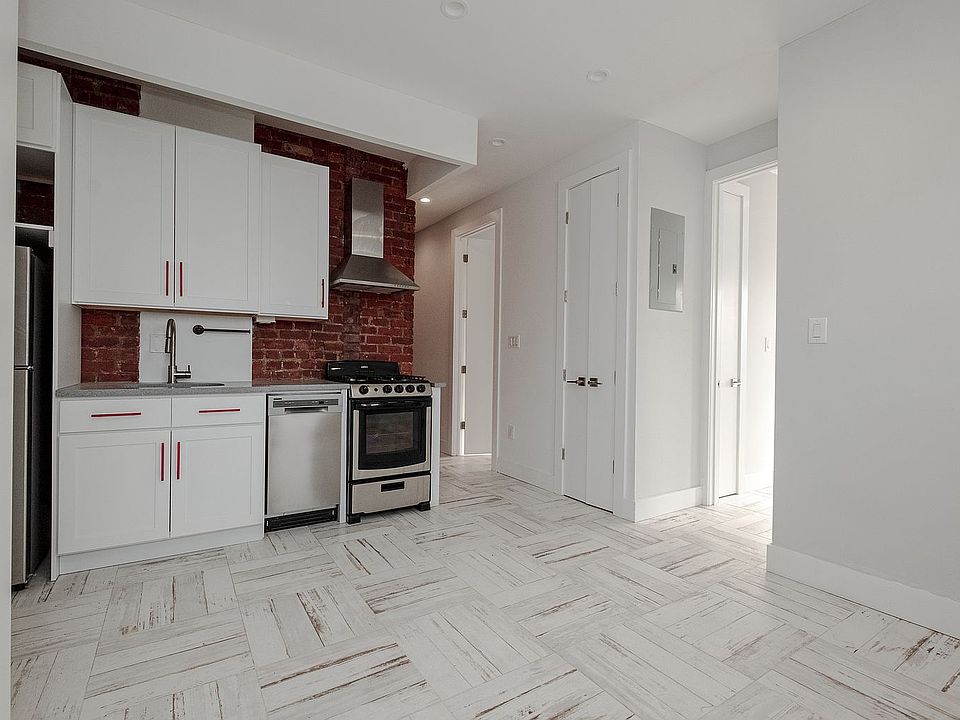 1st image of 77 Varet St APT 21