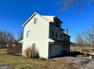 7520 Manor Dr, Harrisburg, PA 17112