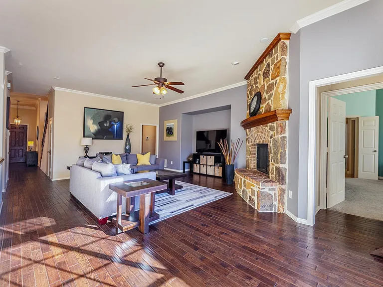 920 Fannin Dr — Photo 29