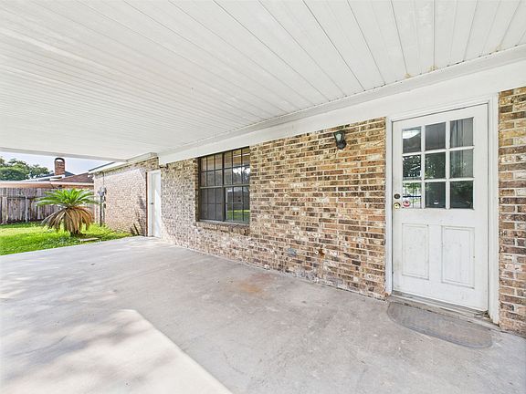 5th image of 300 Quail Dr