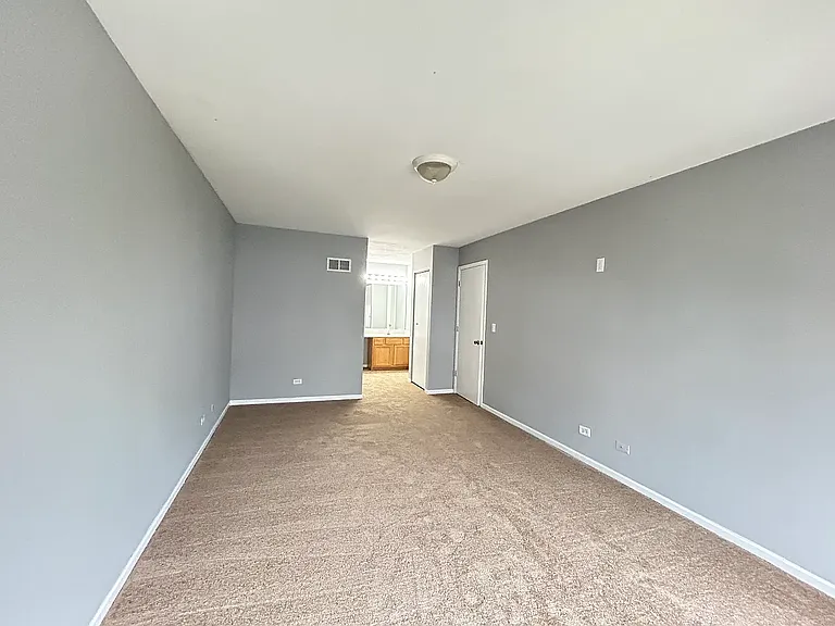 205 W Washington St — Photo 20