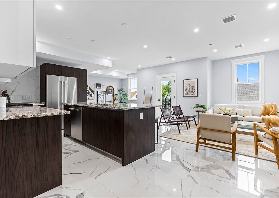 1st image of 32 Pearl St #5