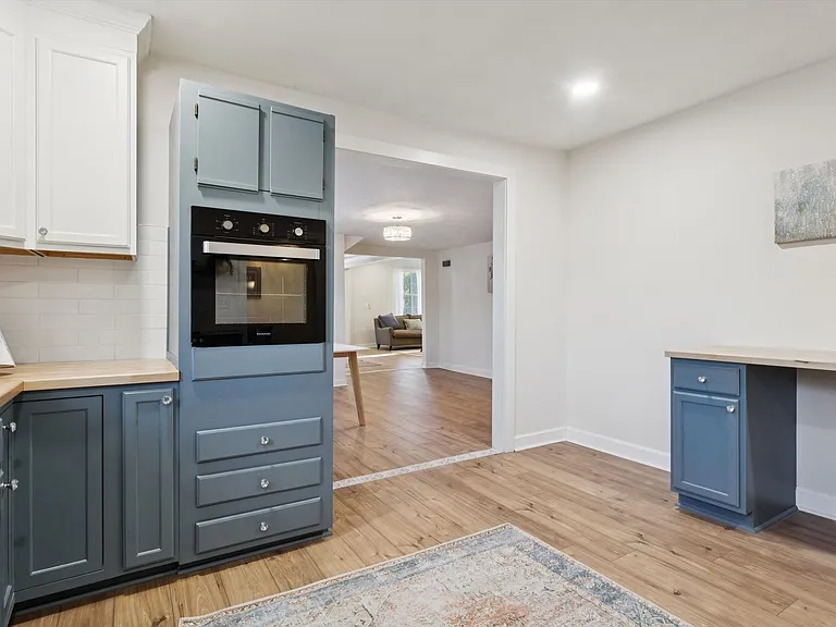 107 N High St — Photo 33