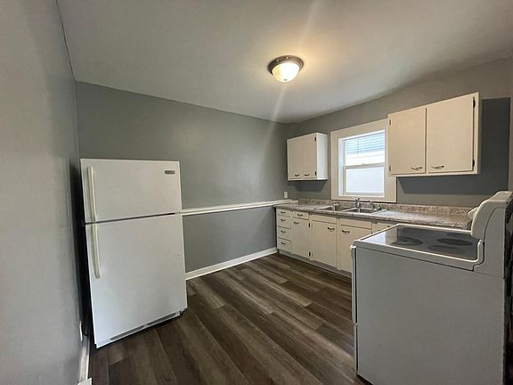 3rd image of 53 W Green St