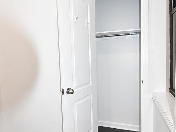 5th image of 101 W 75th St APT 5D