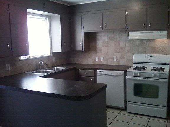 4th image of 4211 Evelyn St
