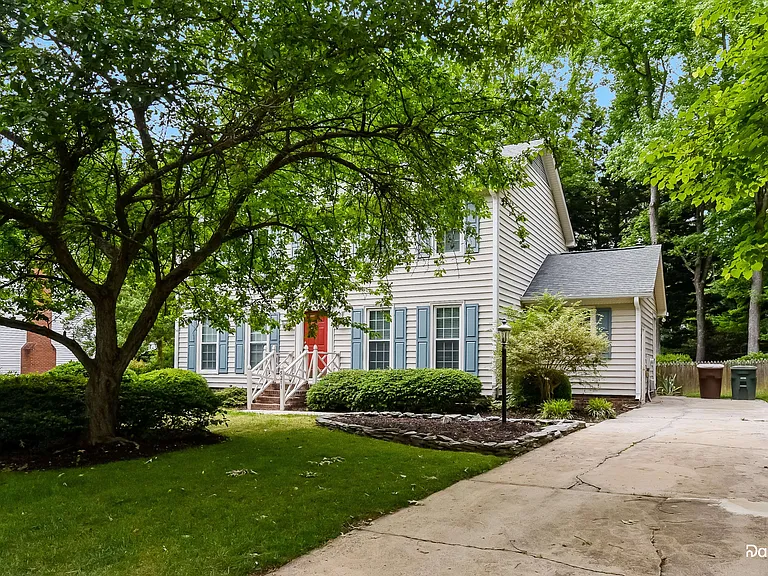 5211 Nantucket Rd — Photo 2