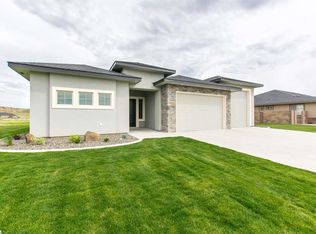 6913 Ladd Rd, Pasco, WA 99301